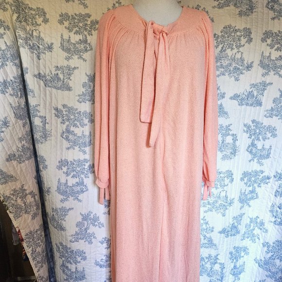 Size L to XL Vintage 1970s Leisure Lady Terry Zip Front Robe - Picture 2 of 14